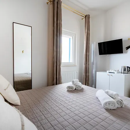Terra | 2-bedroom With Shared Kitchen & Balcony - Seafront Location 4* Polignano a Mare
