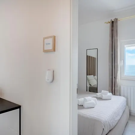 شقة فندقية Terra | 2-bedroom With Shared Kitchen & Balcony - Seafront Location 3*