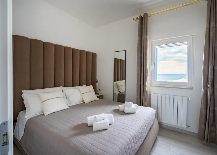 Terra | 2-bedroom With Shared Kitchen & Balcony - Seafront Location 3*