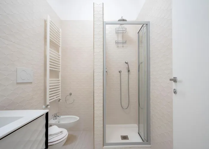 Terra | 2-bedroom With Shared Kitchen & Balcony - Seafront Location מלון דירות