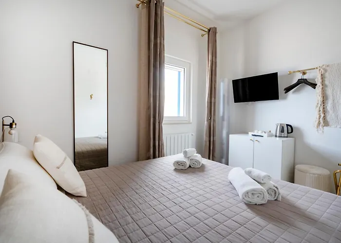 Terra | 2-bedroom With Shared Kitchen & Balcony - Seafront Location 3* 滨海波利尼亚诺